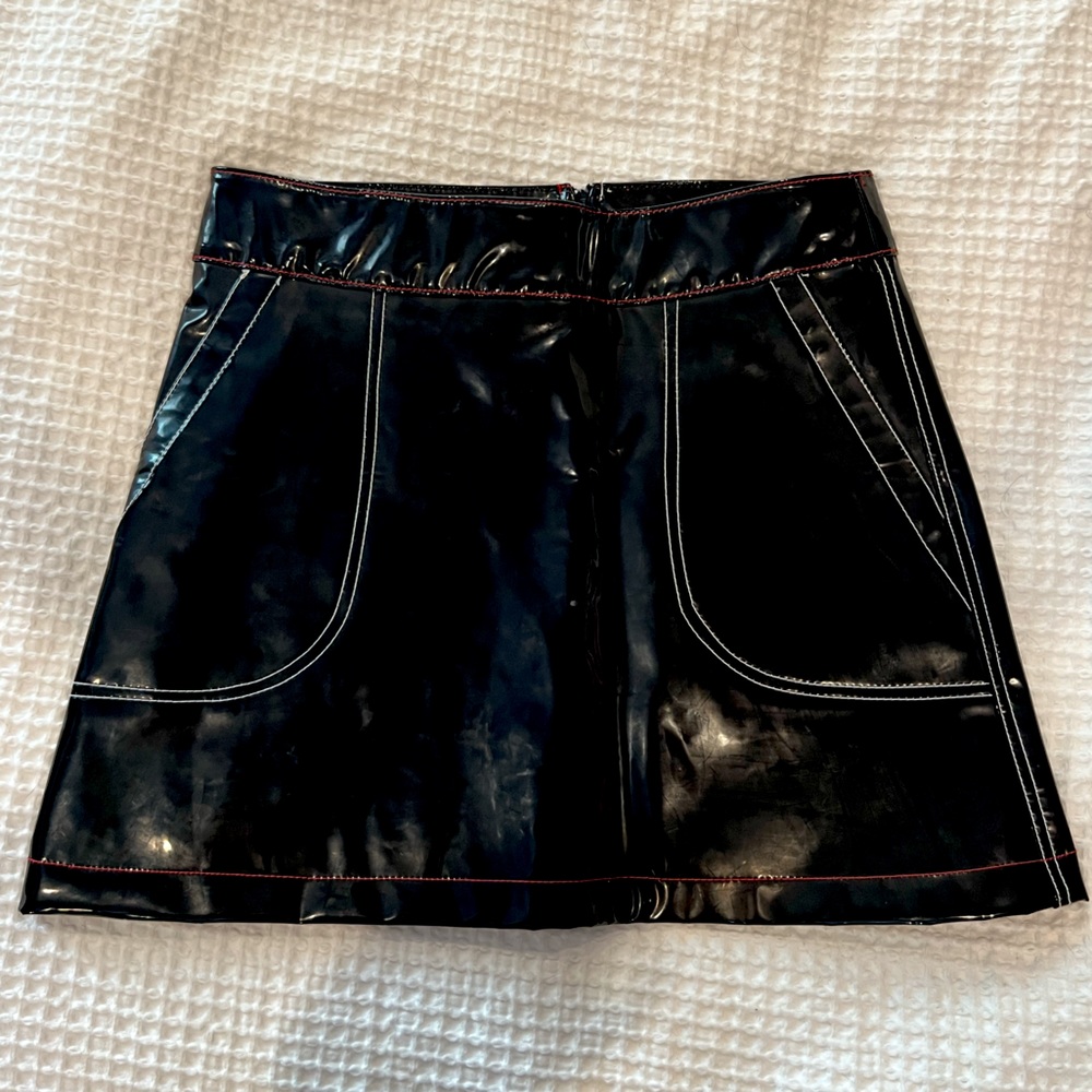 FRANKIE’S BIKINIS 🖤 size M | polyvinyl black mini skirt | tags on